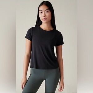 Athleta Women’s Air Out Cinch - Black Short Sleeve Tee - Large